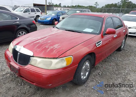 1998 Lincoln Town Car Signature from USA, damaged, VIN 1LNFM82W9WY718859